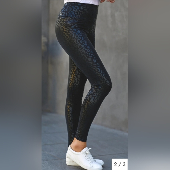 Koral Black Leggings with High Waist and Sparkly Design - Picture 4 of 9